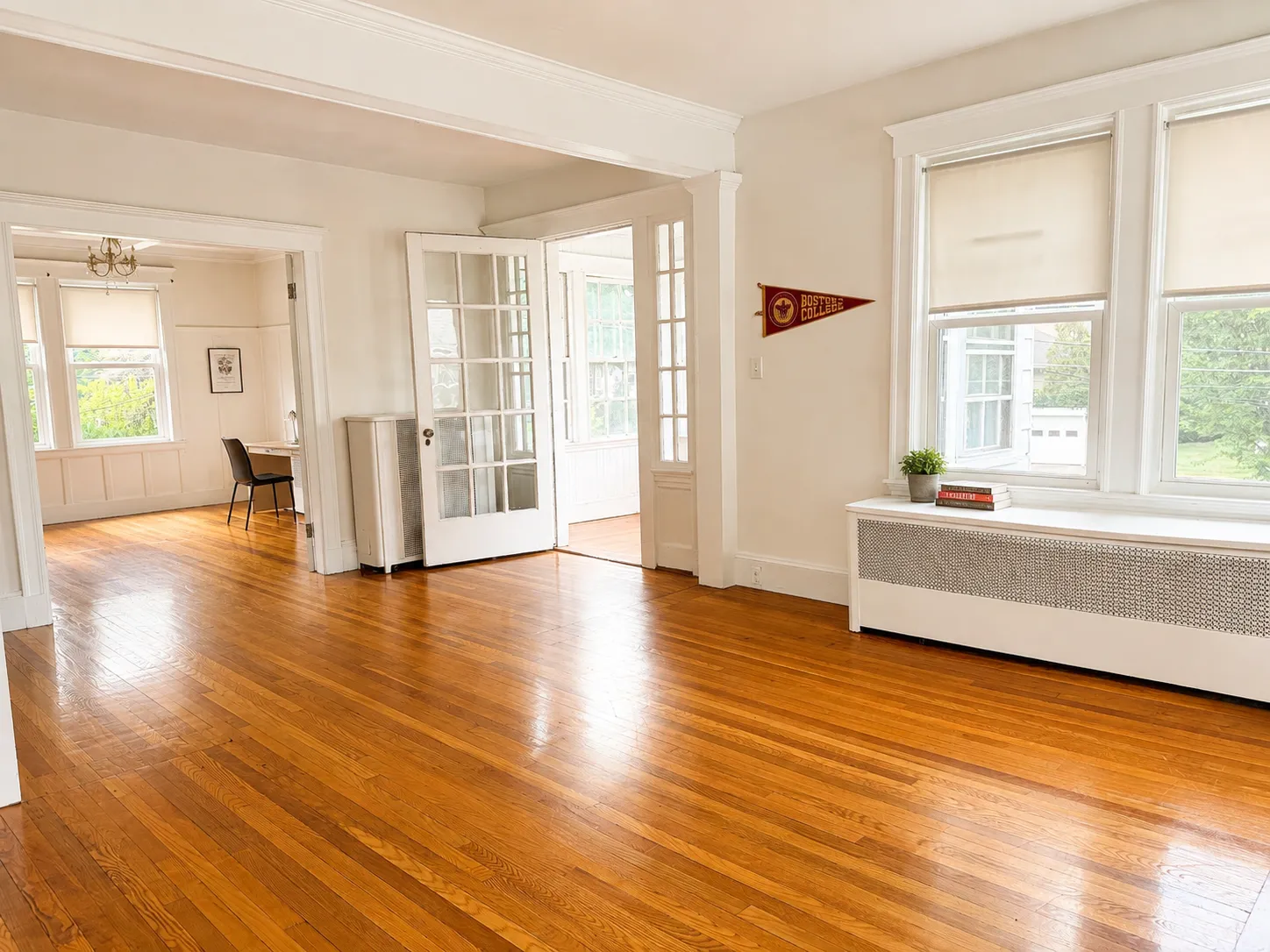 6 bed, 2 bath apartment for rent at 14 Hammondswood Rd Unit 14, Chestnut Hill — photo 2 of 25