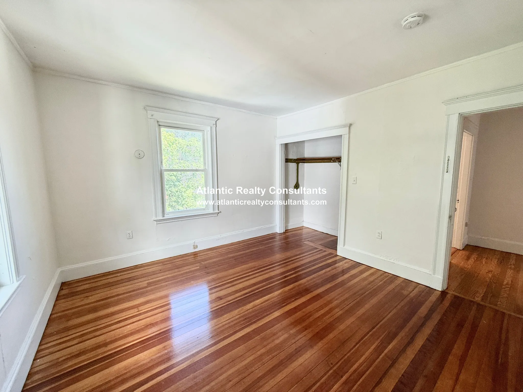 6 bed, 2 bath apartment for rent at 14 Hammondswood Rd Unit 2, Chestnut Hill — photo 18 of 23