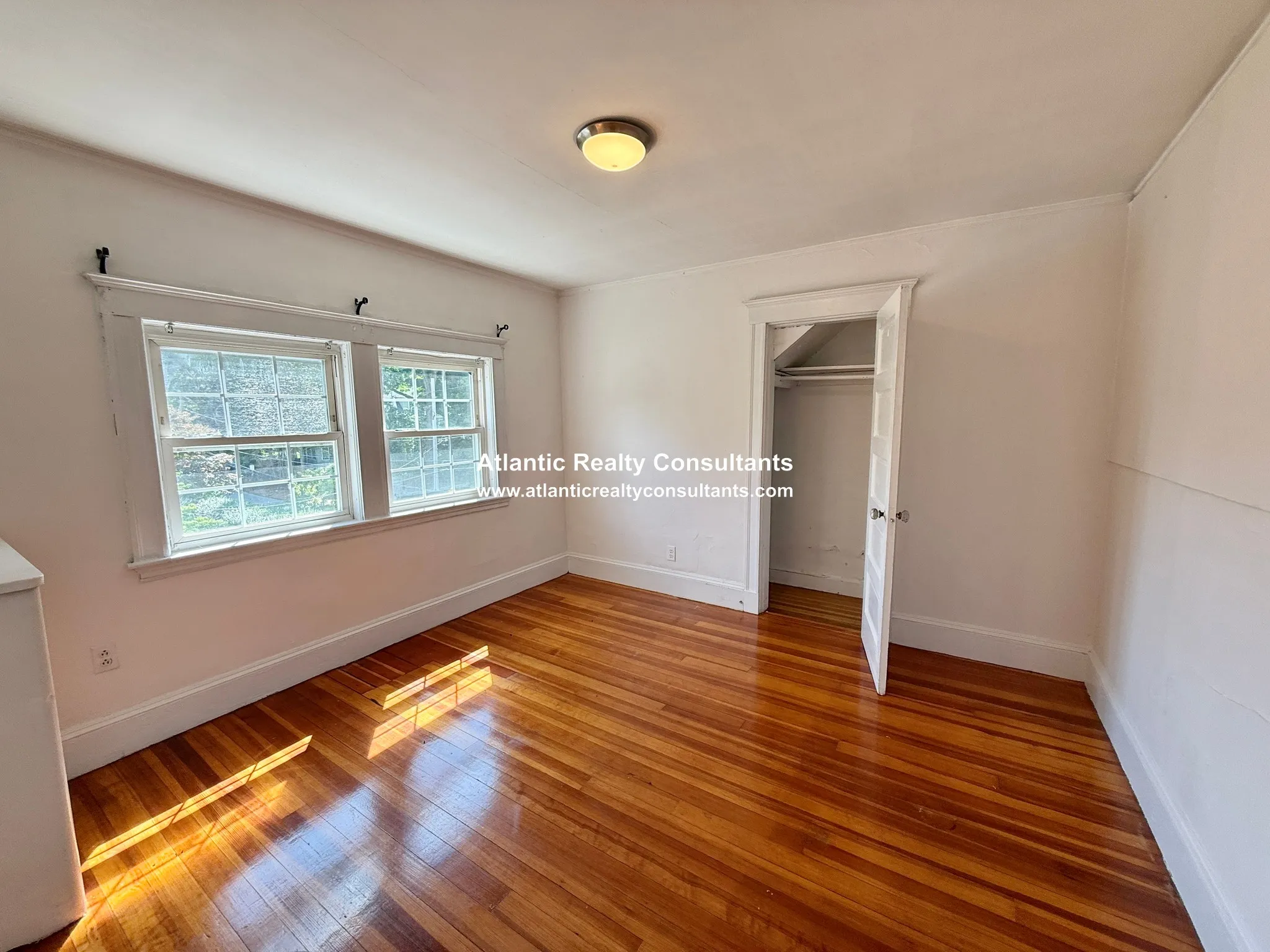 6 bed, 2 bath apartment for rent at 14 Hammondswood Rd Unit 2, Chestnut Hill — photo 10 of 23