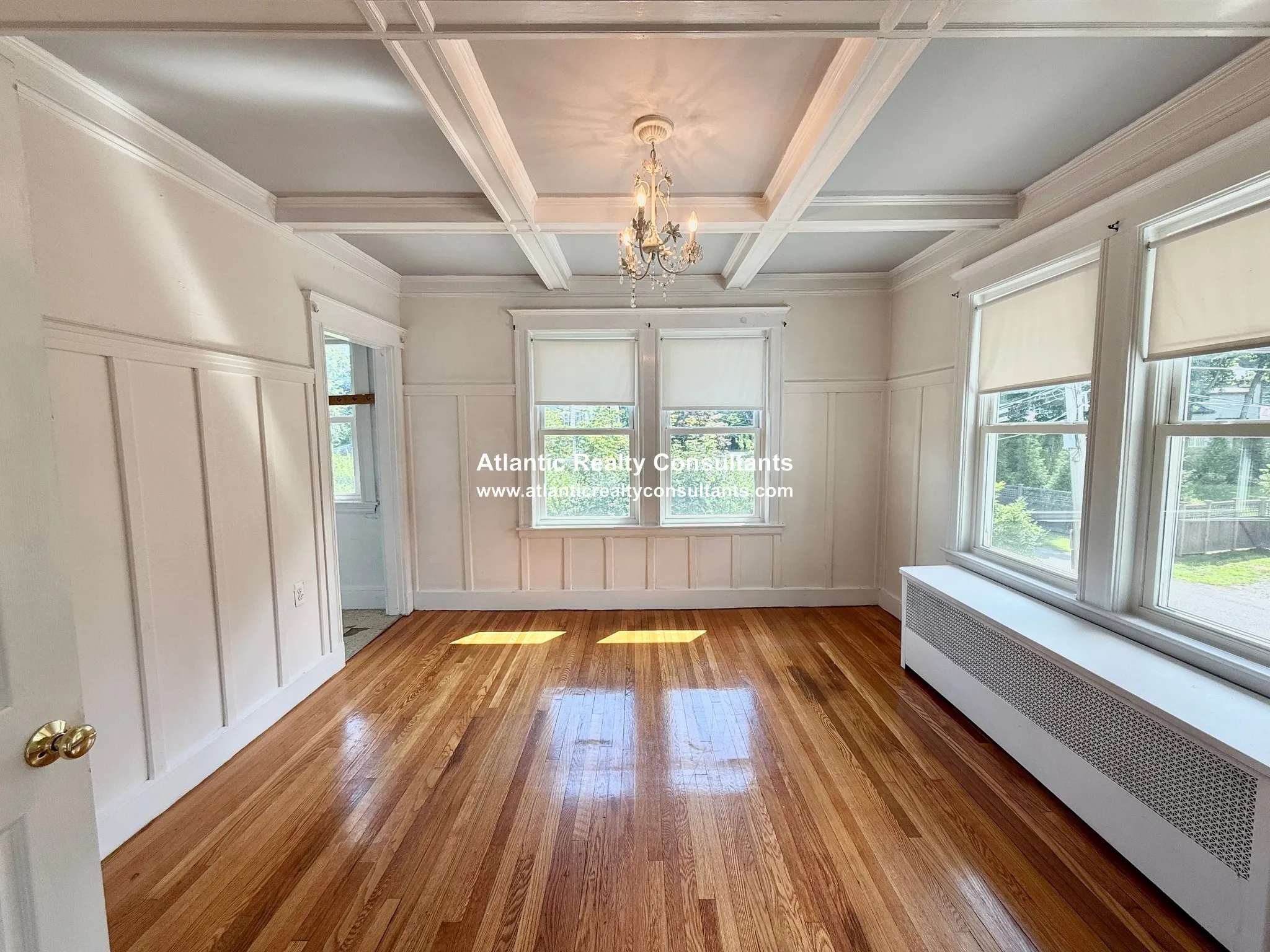 6 bed, 2 bath apartment for rent at 14 Hammondswood Rd Unit 2, Chestnut Hill — photo 5 of 23