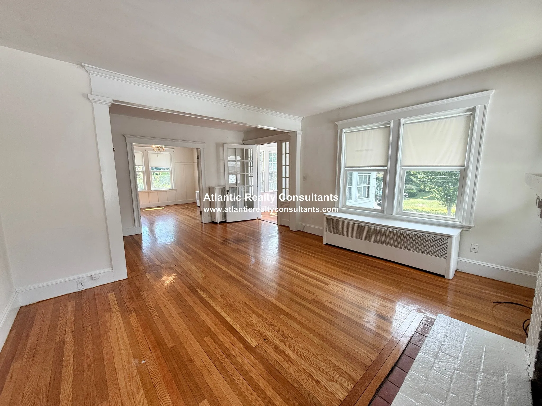6 bed, 2 bath apartment for rent at 14 Hammondswood Rd Unit 2, Chestnut Hill — photo 3 of 23