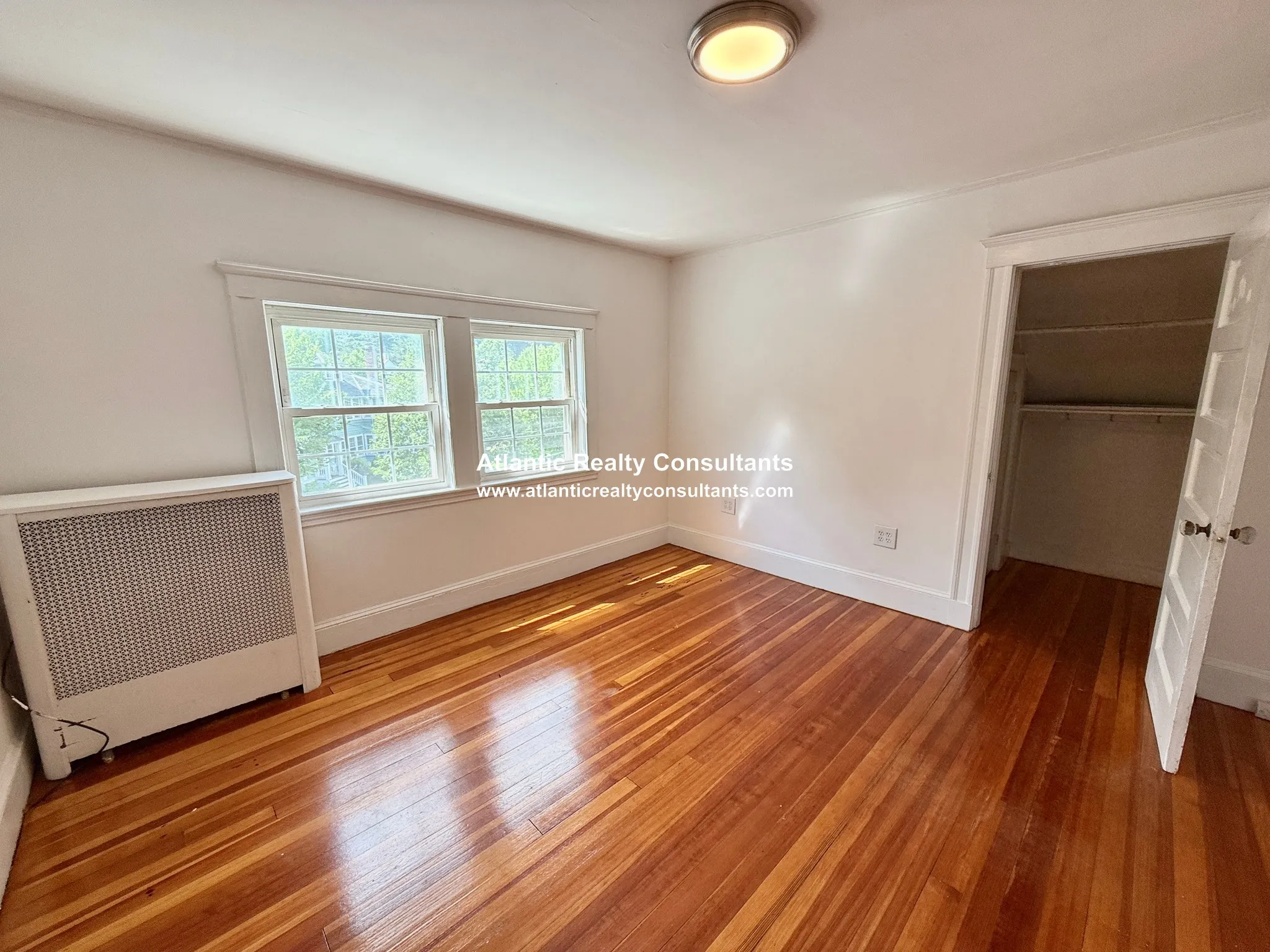 6 bed, 2 bath apartment for rent at 14 Hammondswood Rd Unit 2, Chestnut Hill — photo 9 of 23