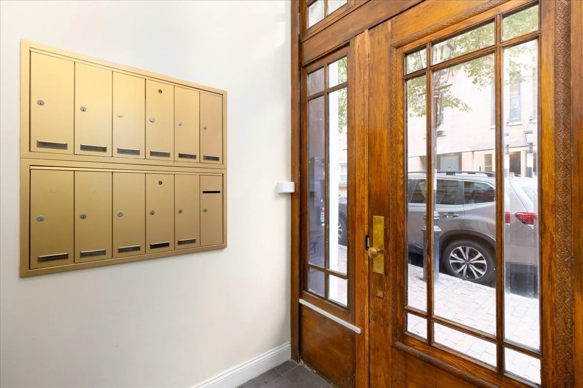 2 bed, 2 bath apartment for rent at 14 Hancock St Unit 4, Beacon Hill — photo 3 of 26