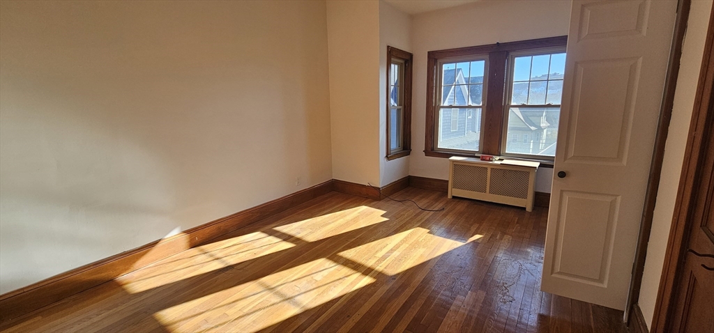 3 bed, 1 bath apartment for rent at 14 Harding Ave Unit 2, Everett — photo 9 of 13