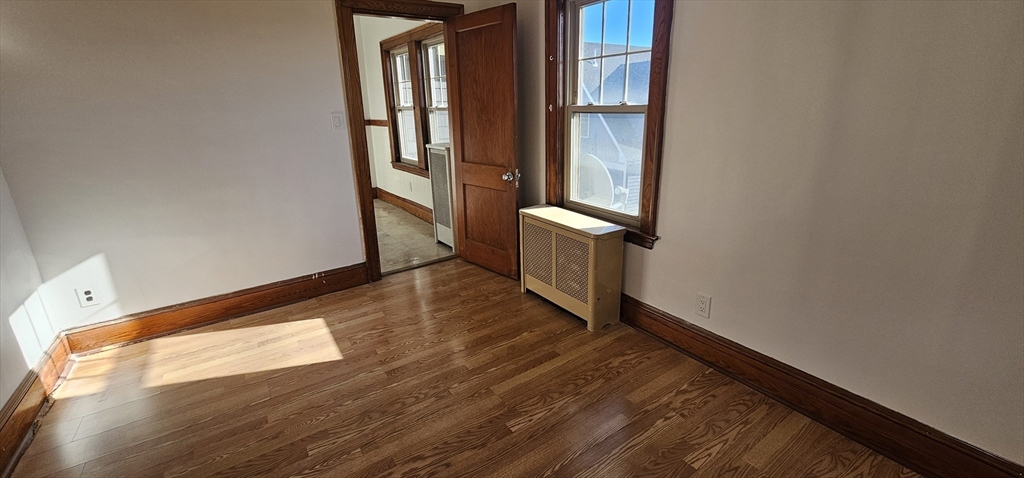 3 bed, 1 bath apartment for rent at 14 Harding Ave Unit 2, Everett — photo 11 of 13