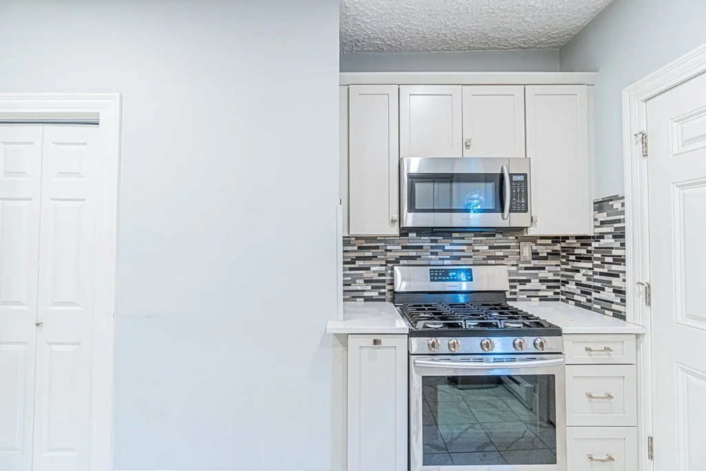 4 bed, 1.5 bath apartment for rent at 14 Harlow St Unit 1, Roxbury — photo 4 of 17