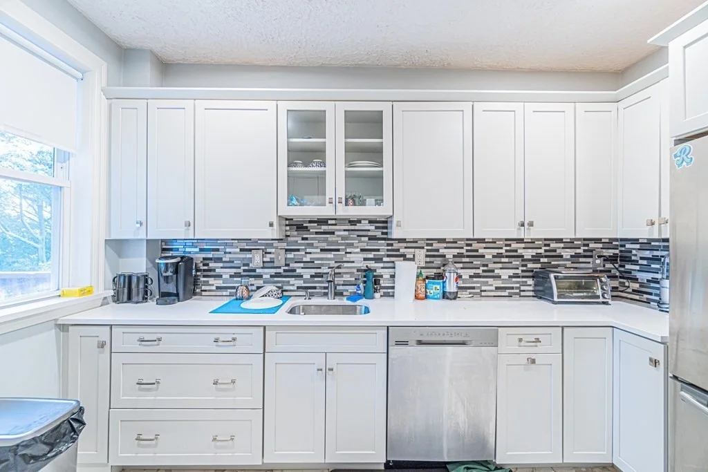 4 bed, 1.5 bath apartment for rent at 14 Harlow St Unit 1, Roxbury — photo 3 of 17