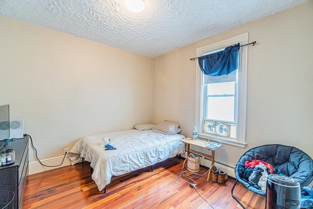 4 bed, 1.5 bath apartment for rent at 14 Harlow St Unit 3, Roxbury — photo 22 of 32
