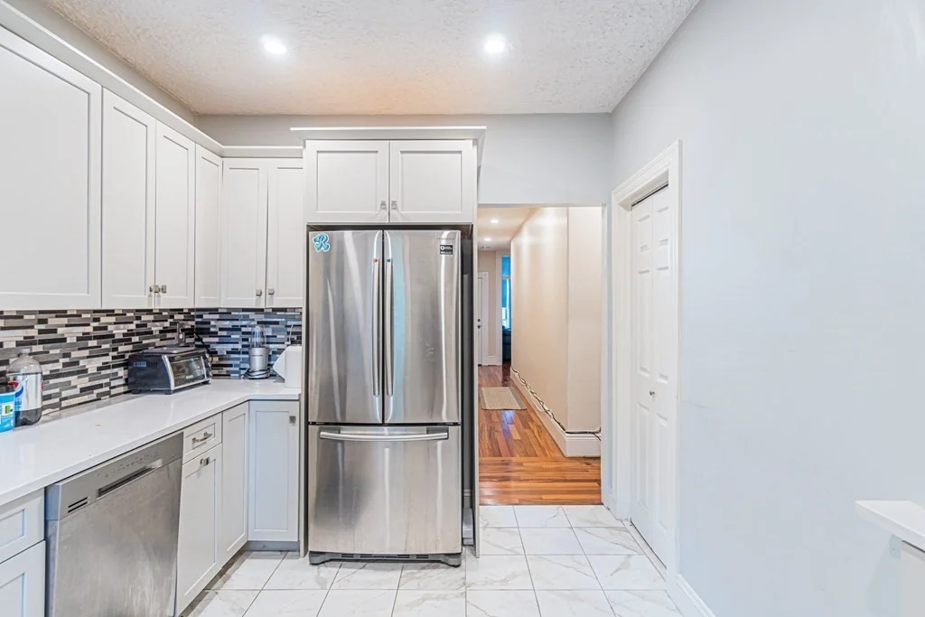 4 bed, 1.5 bath apartment for rent at 14 Harlow St Unit 3, Roxbury — photo 5 of 32
