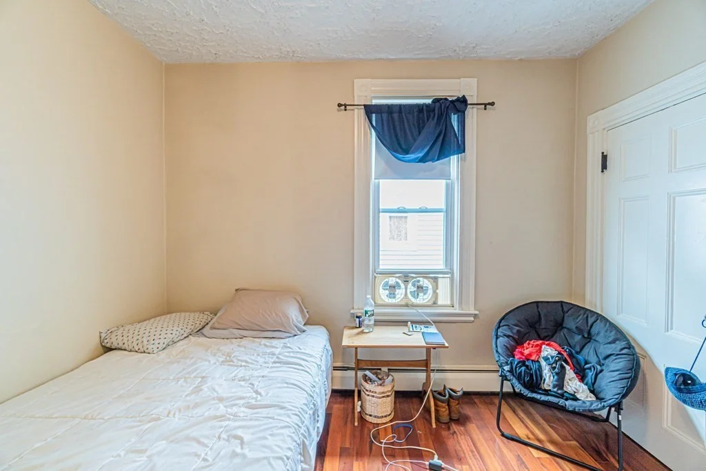 4 bed, 1.5 bath apartment for rent at 14 Harlow St Unit 3, Roxbury — photo 24 of 32