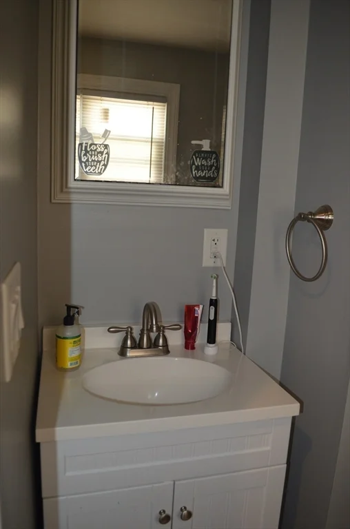 1 bed, 1 bath apartment for rent at 14 Hartford Ave E, Uxbridge — photo 9 of 18