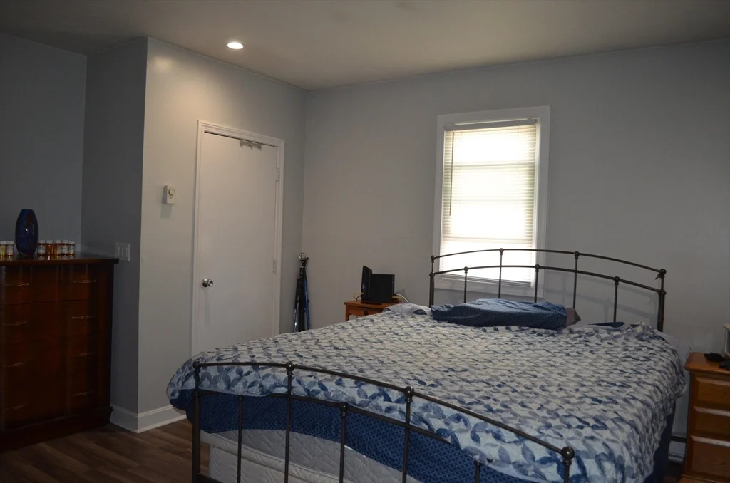 1 bed, 1 bath apartment for rent at 14 Hartford Ave E, Uxbridge — photo 11 of 18