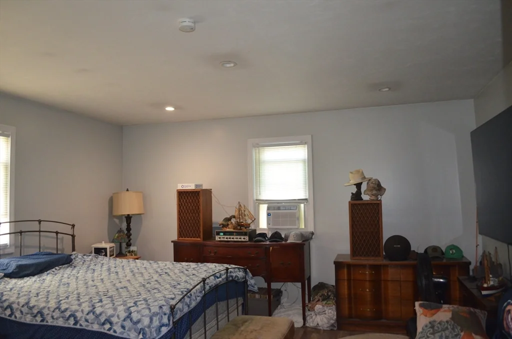 1 bed, 1 bath apartment for rent at 14 Hartford Ave E, Uxbridge — photo 10 of 18