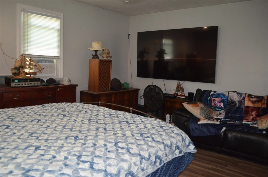 1 bed, 1 bath apartment for rent at 14 Hartford Ave E, Uxbridge — photo 12 of 18