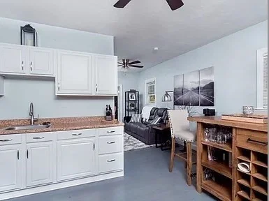 1 bed, 1 bath apartment for rent at 14 Hartford Ave E, Uxbridge — photo 3 of 18