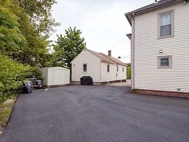 1 bed, 1 bath apartment for rent at 14 Hartford Ave E, Uxbridge — photo 2 of 18