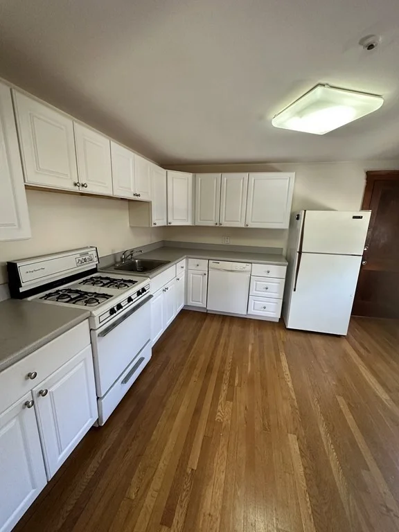1 bed, 1 bath apartment for rent at 14 Hartwell St Unit 14B, Waltham — photo 2 of 8