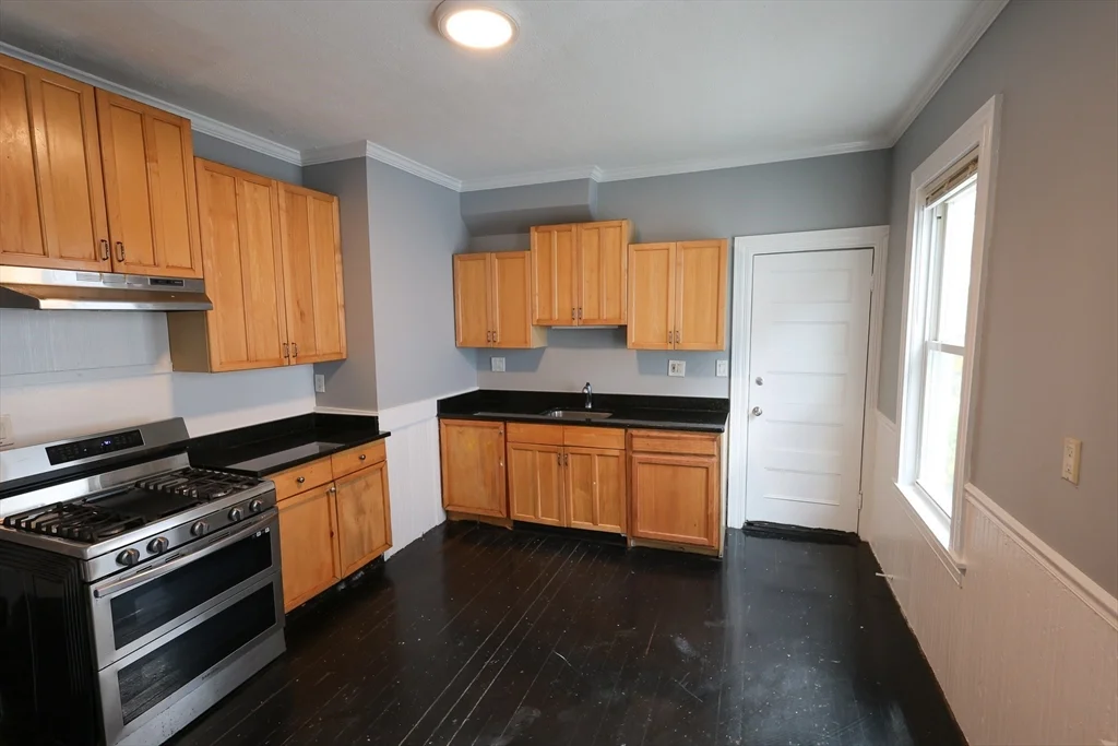 4 bed, 1 bath apartment for rent at 14 Hartwell St Unit 3, Dorchester — photo 2 of 21