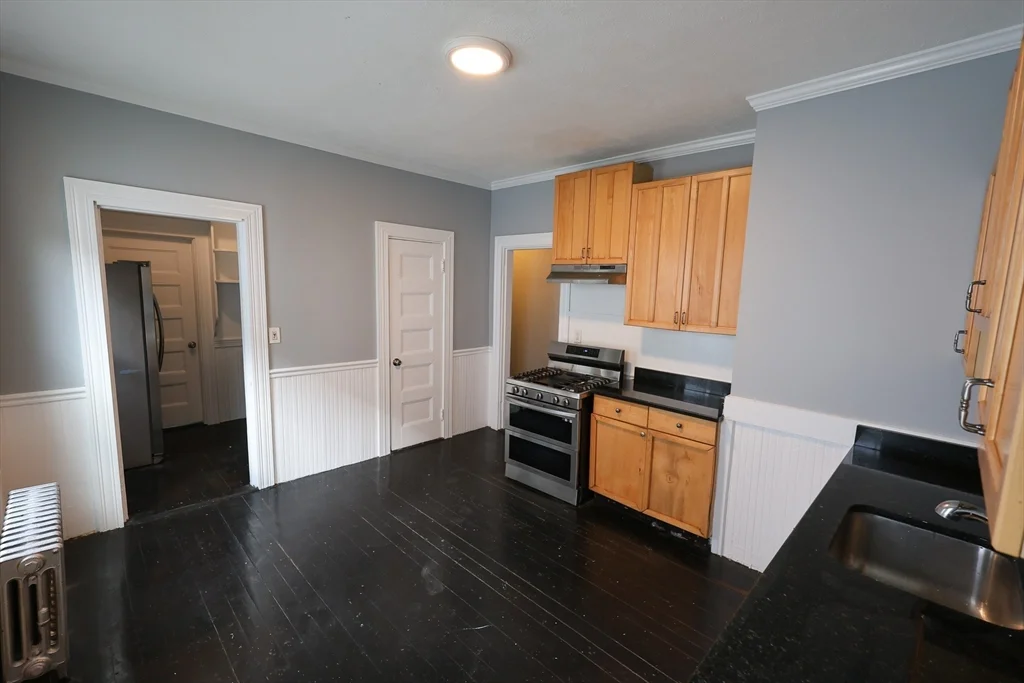 4 bed, 1 bath apartment for rent at 14 Hartwell St Unit 3, Dorchester — photo 3 of 21