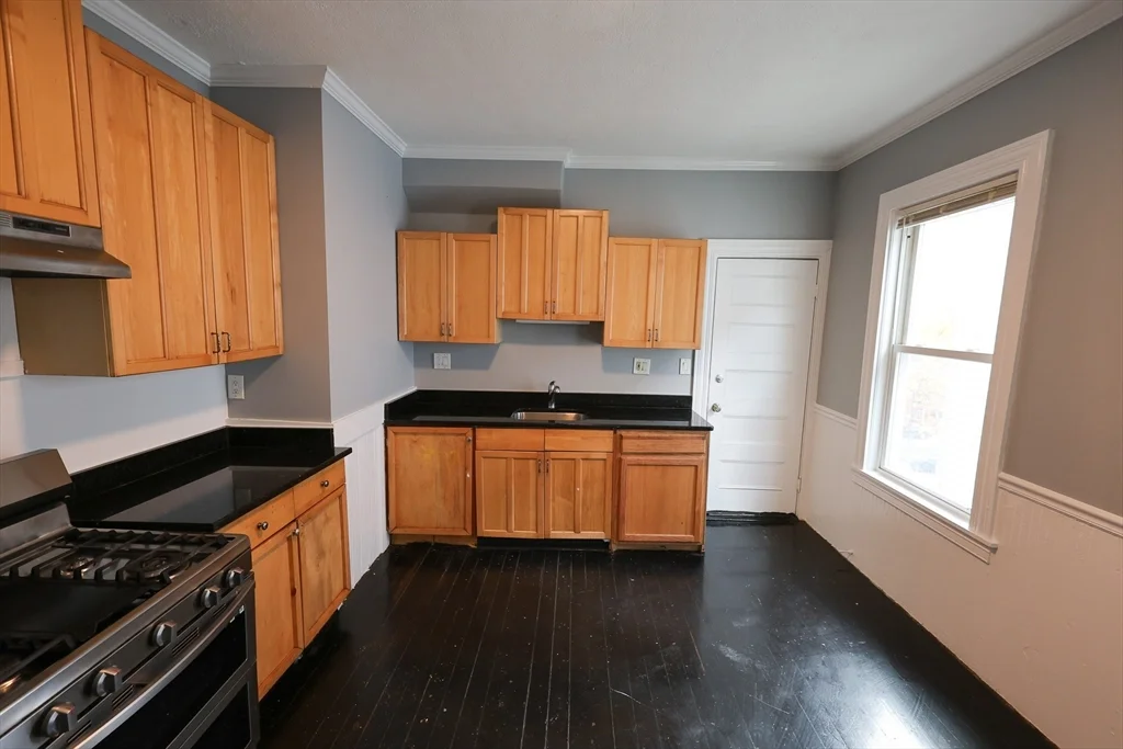 4 bed, 1 bath apartment for rent at 14 Hartwell St Unit 3, Dorchester — photo 5 of 21