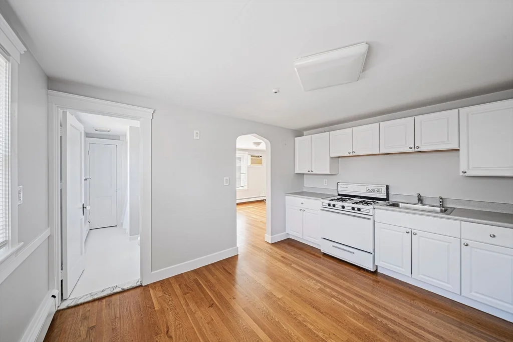 1 bed, 1 bath apartment for rent at 14 Hartwell St Unit B, Waltham — photo 3 of 24