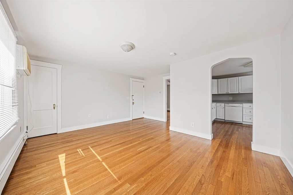 1 bed, 1 bath apartment for rent at 14 Hartwell St Unit B, Waltham — photo 7 of 24
