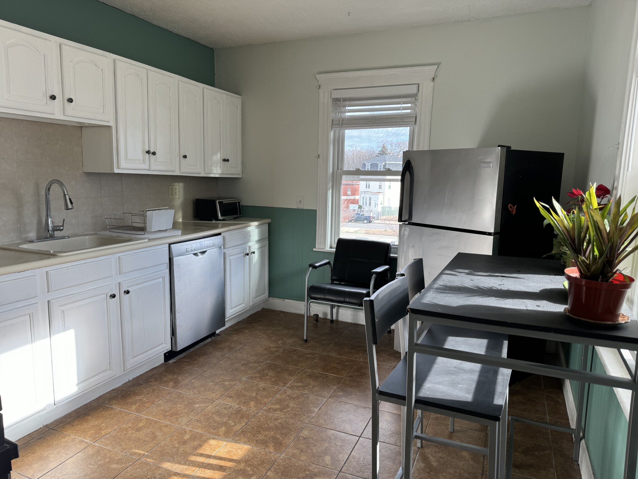 3 bed, 2 bath apartment for rent at 14 Hazelwood St Unit 3, Roxbury