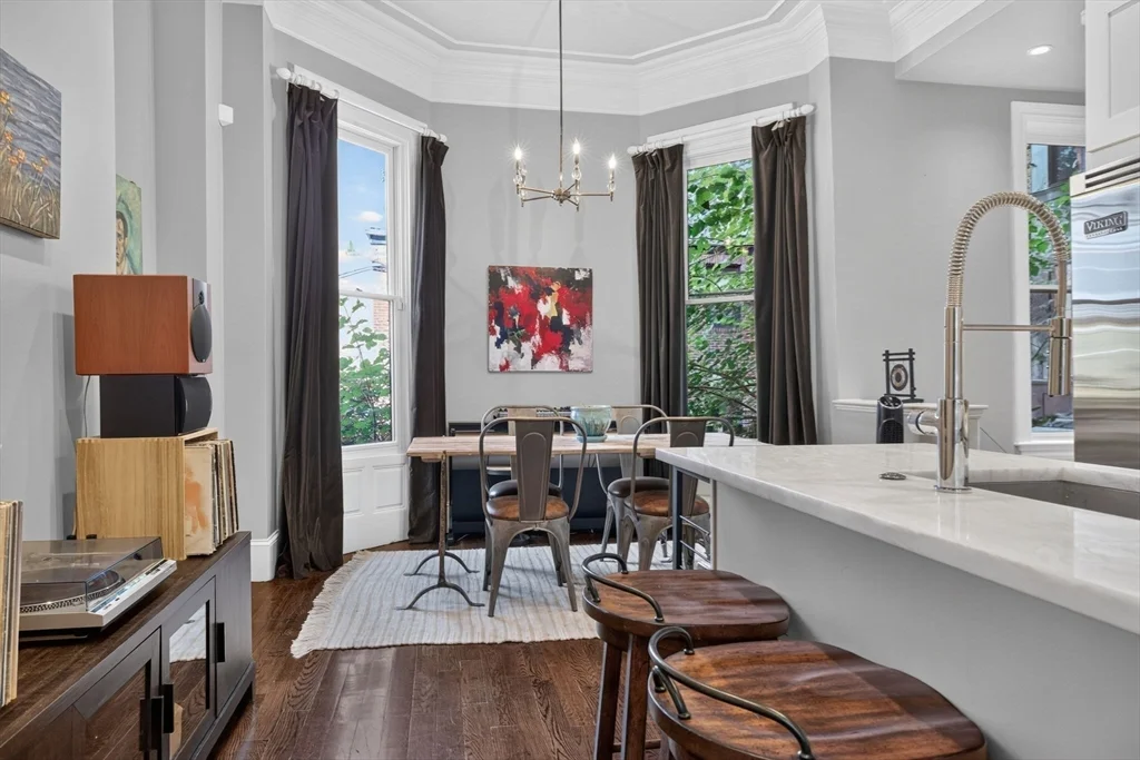 1 bed, 1 bath apartment for rent at 14 Hereford Unit 1, Back Bay — photo 1 of 22