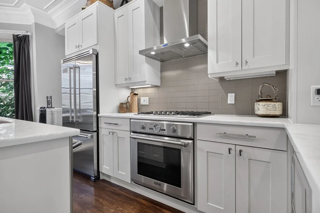 1 bed, 1 bath apartment for rent at 14 Hereford Unit 1, Back Bay — photo 4 of 22