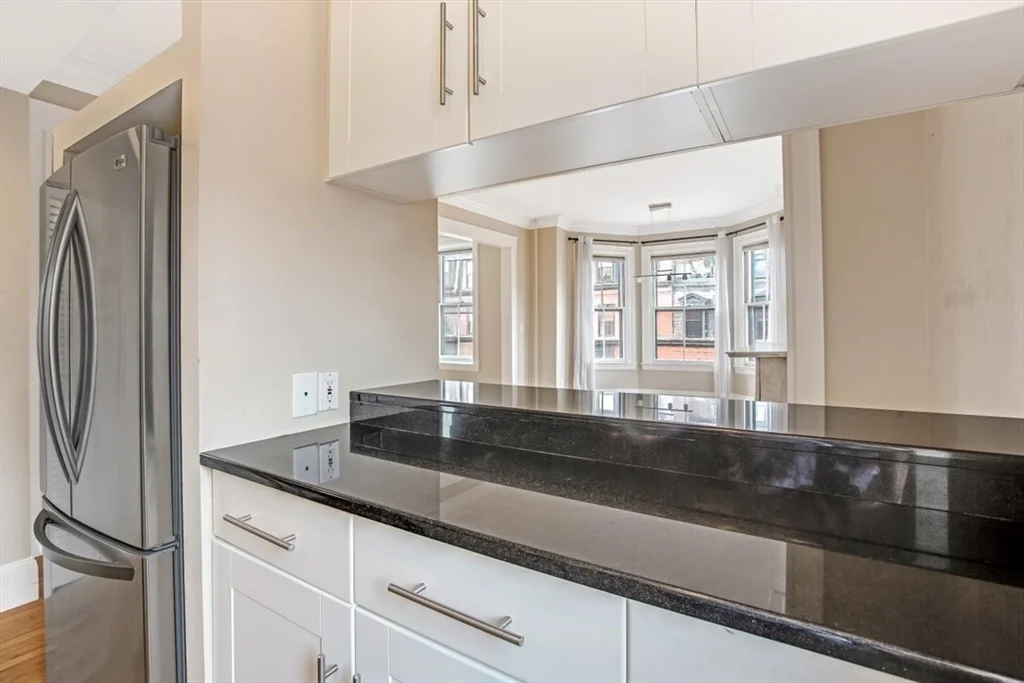 1 bed, 1 bath apartment for rent at 14 Hereford Unit 3, Back Bay — photo 6 of 13