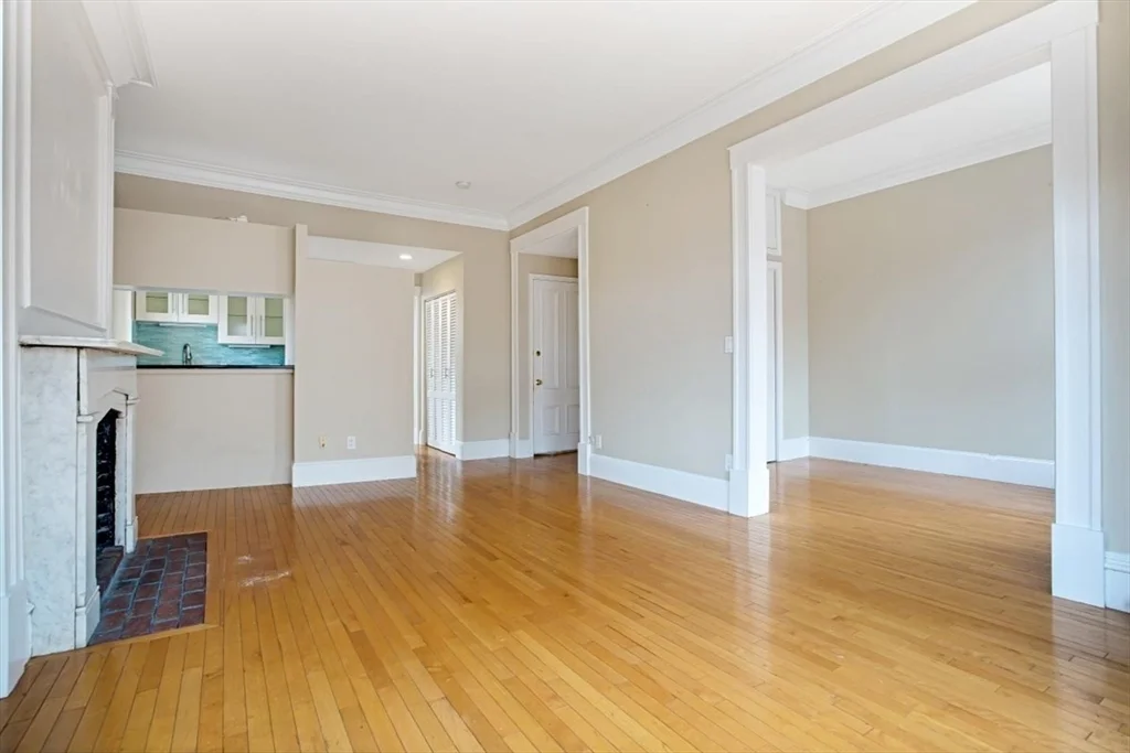 1 bed, 1 bath apartment for rent at 14 Hereford Unit 3, Back Bay — photo 5 of 13