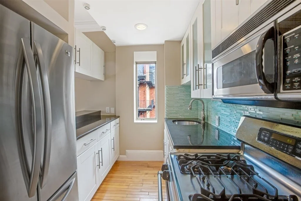 1 bed, 1 bath apartment for rent at 14 Hereford Unit 3, Back Bay — photo 7 of 13
