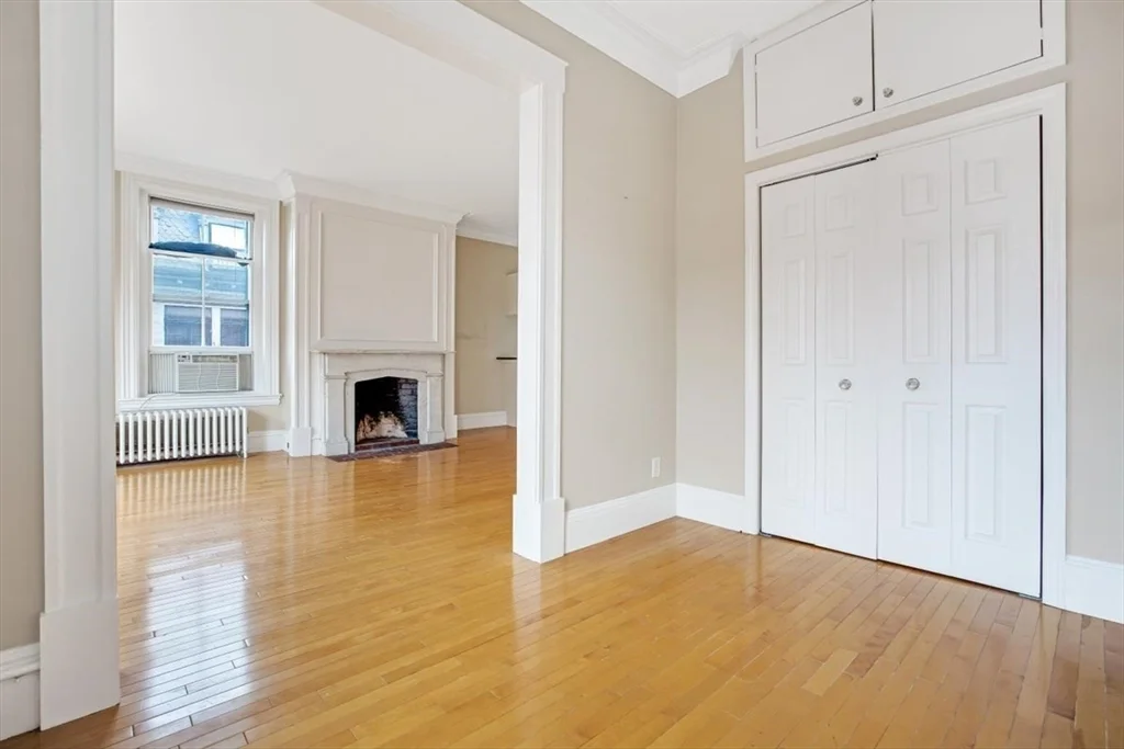 1 bed, 1 bath apartment for rent at 14 Hereford Unit 3, Back Bay — photo 4 of 13