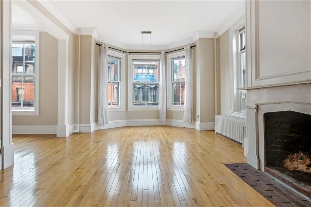 1 bed, 1 bath apartment for rent at 14 Hereford Unit 3, Back Bay — photo 1 of 13