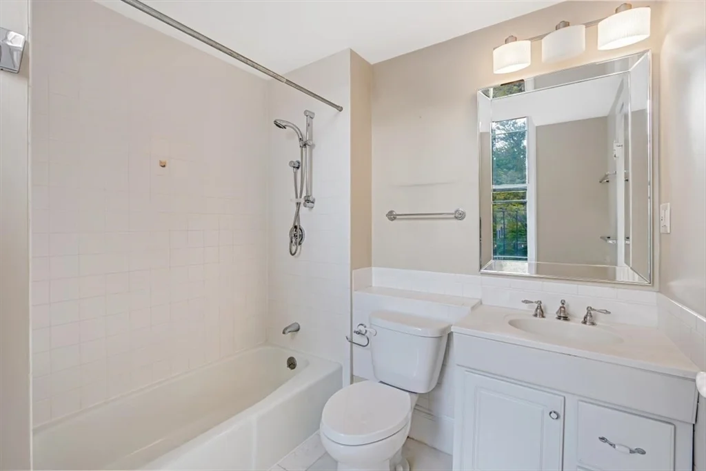 1 bed, 1 bath apartment for rent at 14 Hereford Unit 3, Back Bay — photo 13 of 13