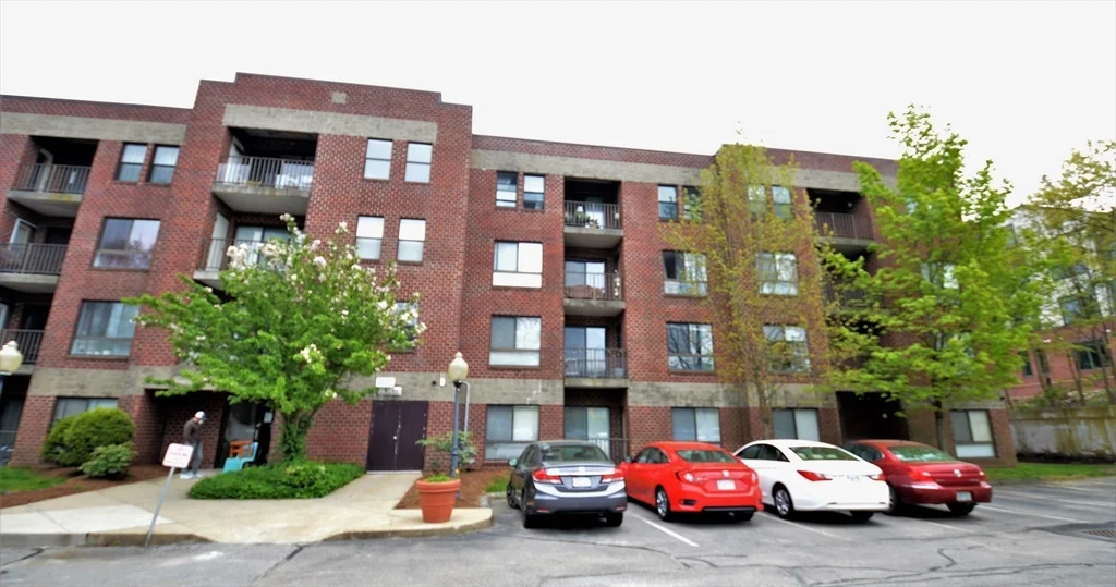 2 bed, 1 bath apartment for rent at 14 Heron St Unit 410, West Roxbury — photo 11 of 16