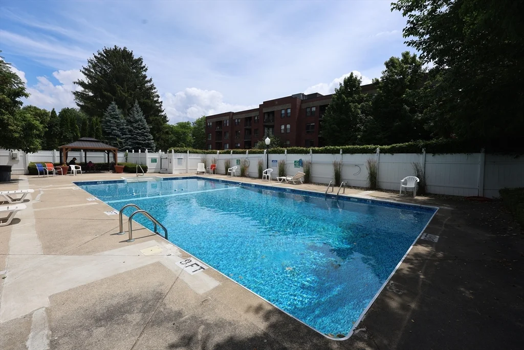 2 bed, 1 bath apartment for rent at 14 Heron St Unit 410, West Roxbury — photo 13 of 16