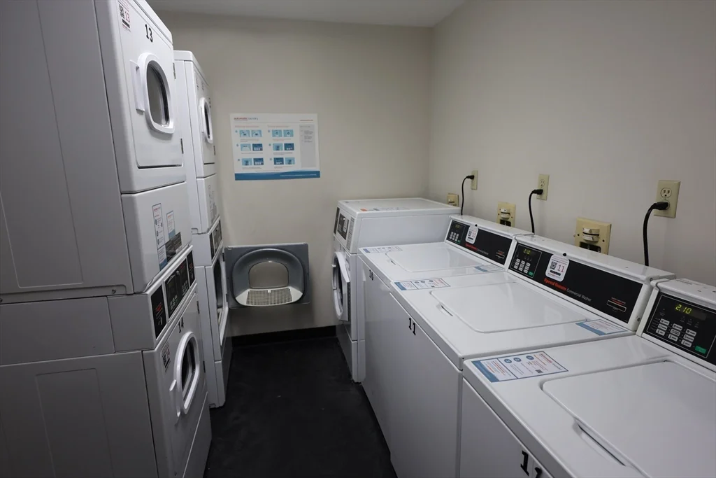 2 bed, 1 bath apartment for rent at 14 Heron St Unit 410, West Roxbury — photo 15 of 16