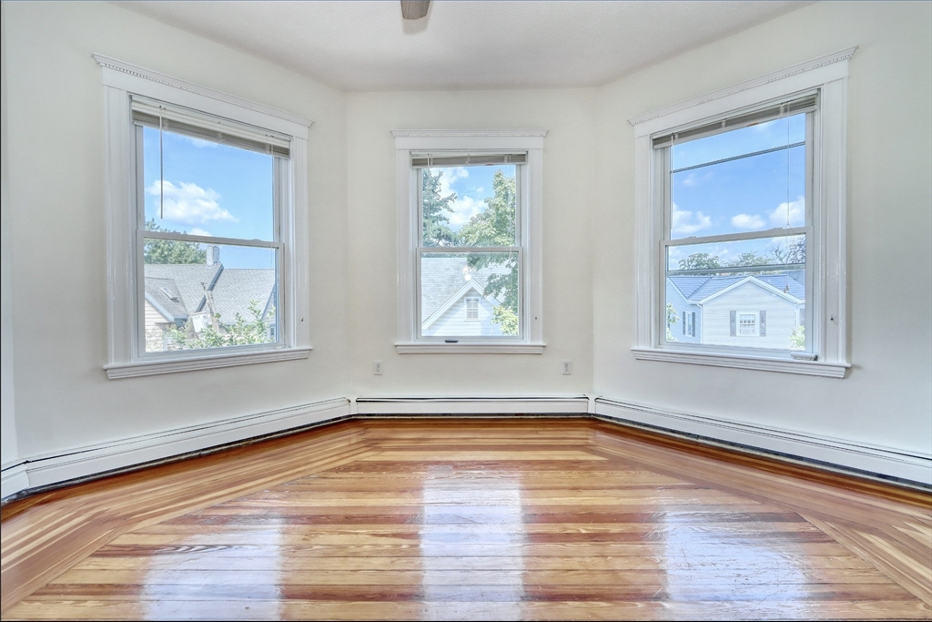 3 bed, 1 bath apartment for rent at 14 Holton Unit 5, West Medford — photo 3 of 24
