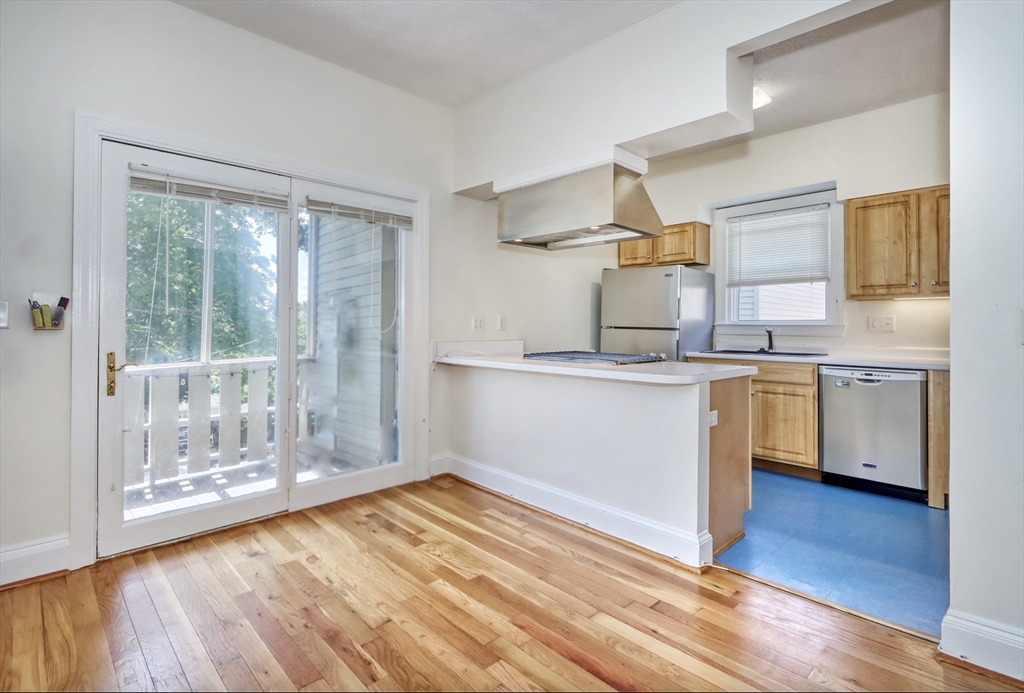 3 bed, 1 bath apartment for rent at 14 Holton Unit 5, West Medford — photo 14 of 24