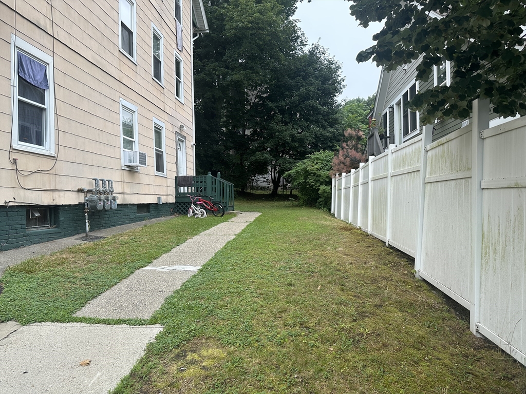 2 bed, 1 bath apartment for rent at 14 Hooper Unit 2, Worcester — photo 2 of 14