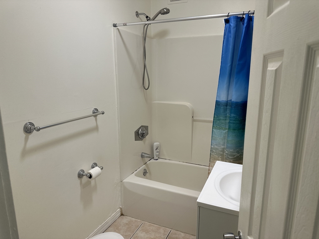 2 bed, 1 bath apartment for rent at 14 Hooper Unit 2, Worcester — photo 14 of 14