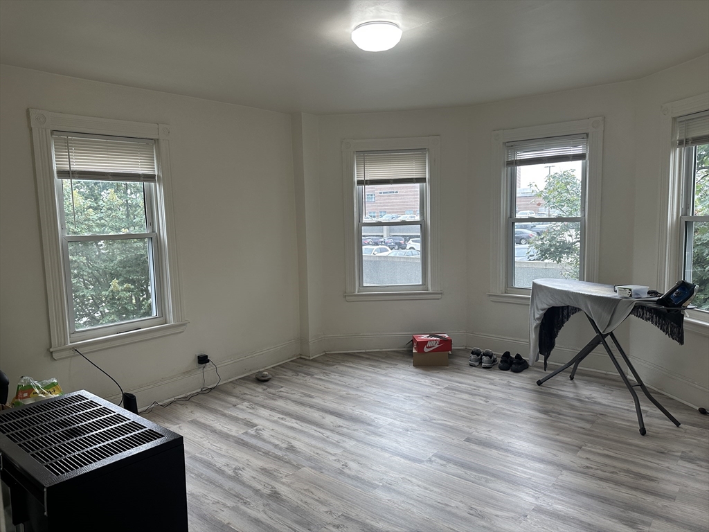 2 bed, 1 bath apartment for rent at 14 Hooper Unit 2, Worcester — photo 4 of 14