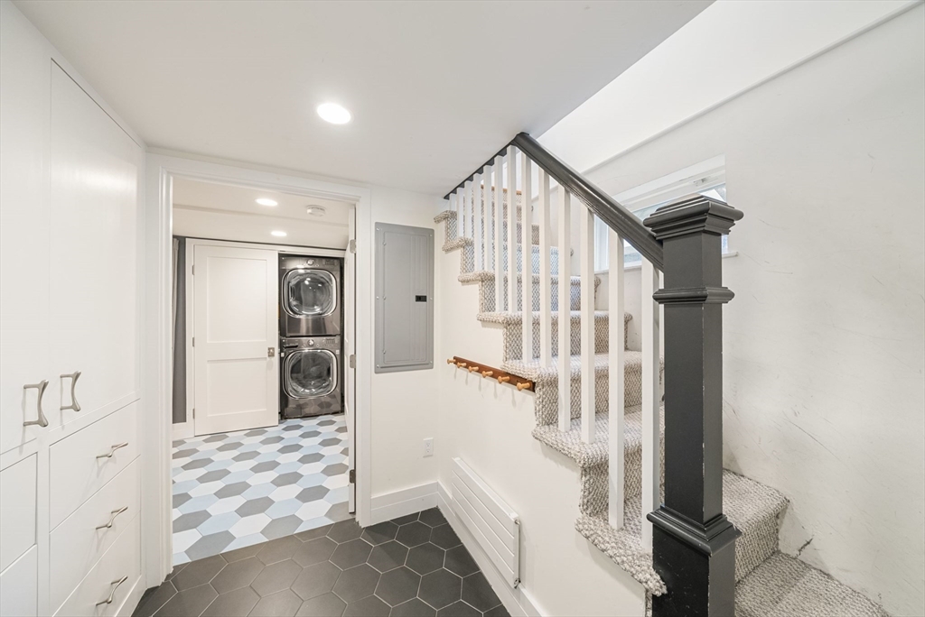 6 bed, 3 bath apartment for rent at 14 Hubbard Ave Unit 0, Cambridge — photo 30 of 38