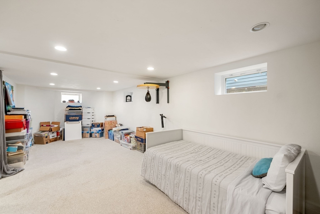 6 bed, 3 bath apartment for rent at 14 Hubbard Ave Unit 0, Cambridge — photo 32 of 38
