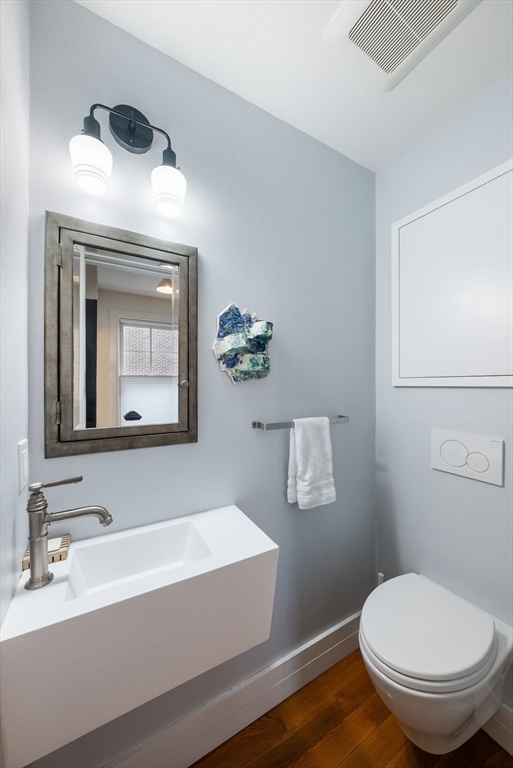 6 bed, 3 bath apartment for rent at 14 Hubbard Ave Unit 0, Cambridge — photo 16 of 38