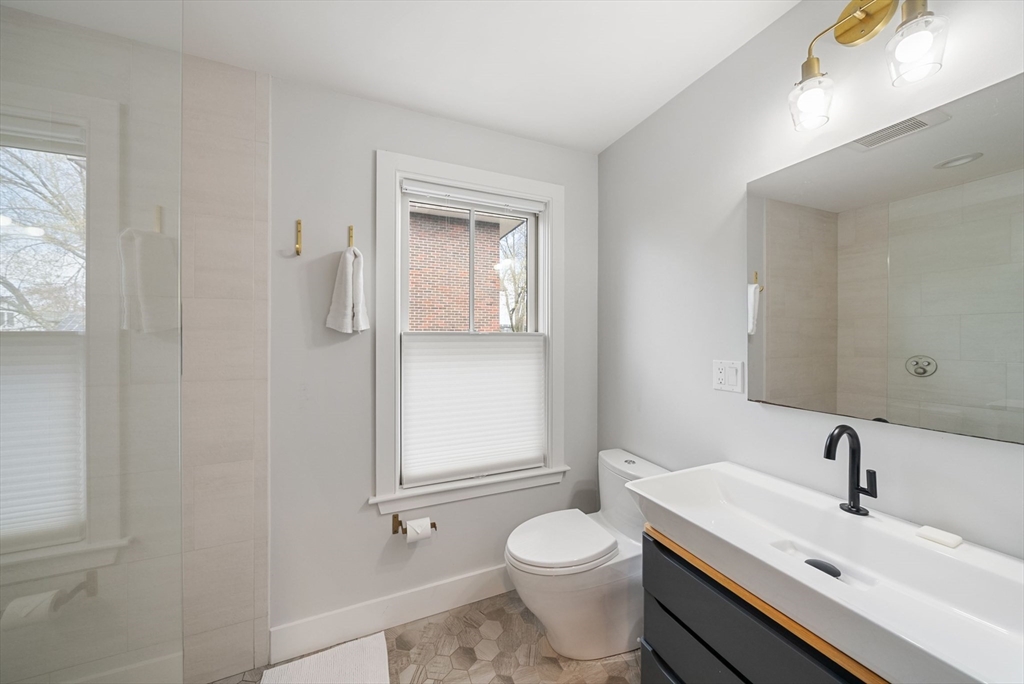 6 bed, 3 bath apartment for rent at 14 Hubbard Ave Unit 0, Cambridge — photo 24 of 38
