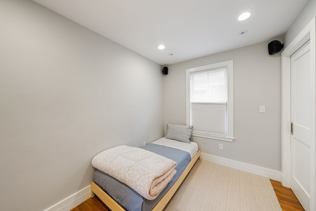 6 bed, 3 bath apartment for rent at 14 Hubbard Ave Unit 0, Cambridge — photo 17 of 38