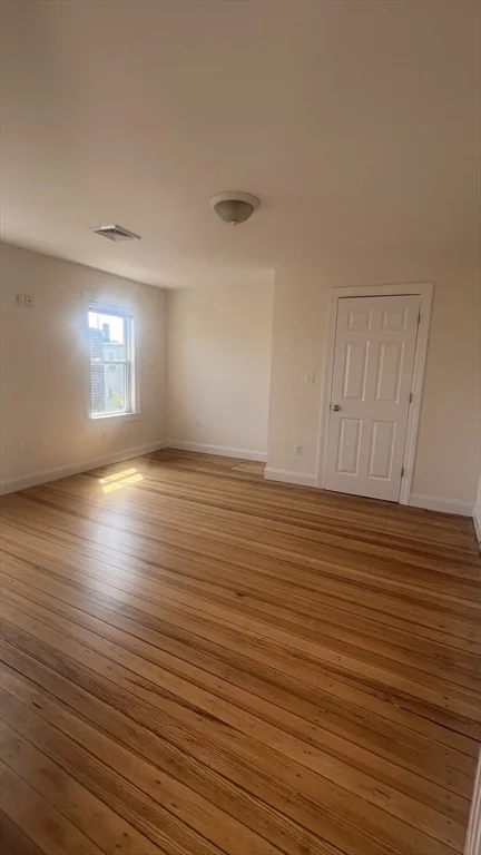 4 bed, 3 bath apartment for rent at 14 Humboldt Pl Unit 1, South Boston — photo 4 of 27