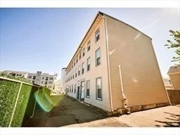 4 bed, 3 bath apartment for rent at 14 Humboldt Pl Unit 1, South Boston — photo 21 of 27